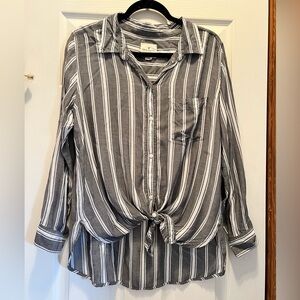 American Eagle Outfitters Gray and White Striped Shirt
